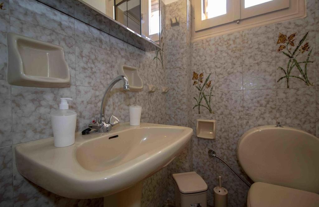 Вилла Manousi 2 - First Floor Мистра Экстерьер фото